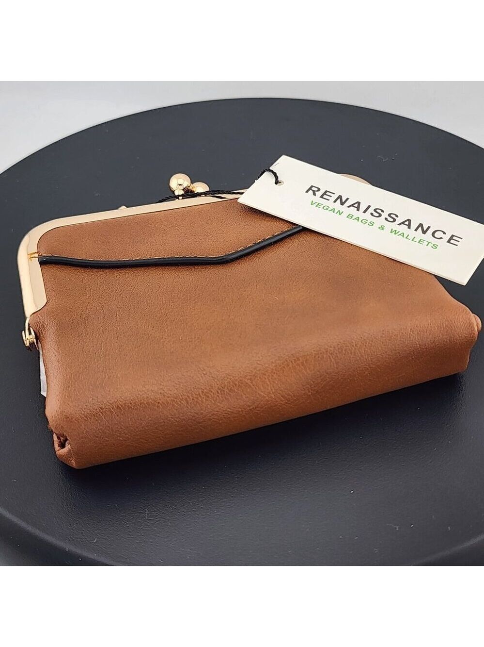 Brown Wallet – Minimalist Design for Everyday Use